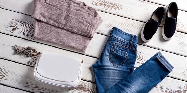 The Best Tips to Organize Your Clothing in Your Wardrobe Place ensembles together