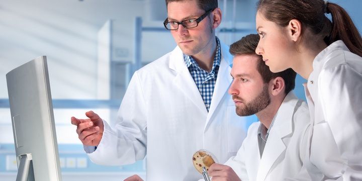 5 Low-Stress Profitable Occupations Overlooked by Most People Pharmacist