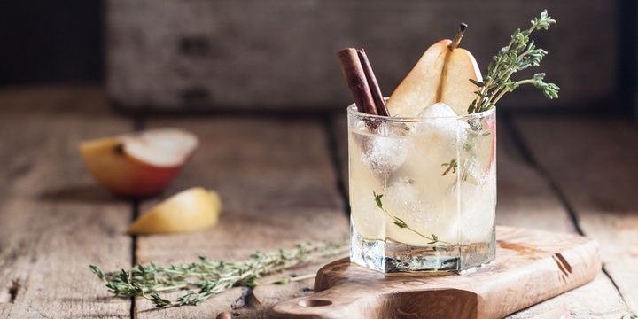 4 Smart Tips to Help You Remember to Drink More Water Spice your meals up
