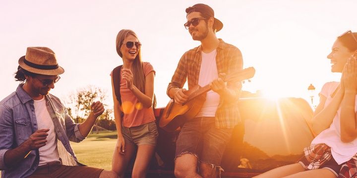 9 Things Done by a Man When He no Longer Loves You When you flirt with other guys he does not react