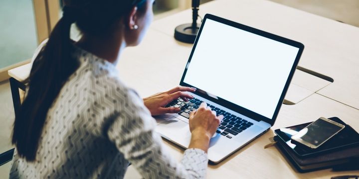 7 Habits That Make People Less Productive and Successful You tend to work too late