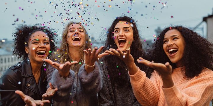 5 Things That Can Help You Understand How Great Your Life Is Love other people