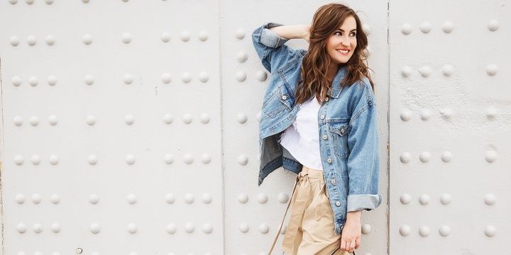 7 Ways to Save Money While Renewing Your Wardrobe Arranging a spring garage sale