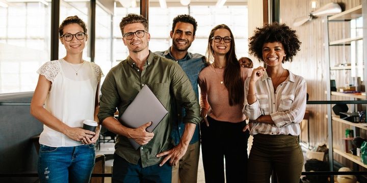 10 Advantages of Being Single in Your 30s You Are Free to Choose Your Further Career