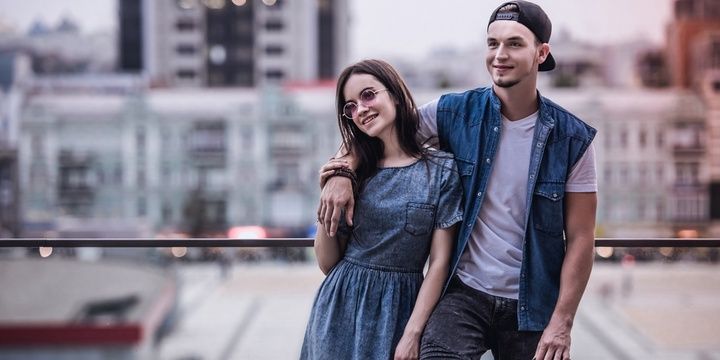 10 Tricks to Make a Man Feel Obsessed with You Walking Pace