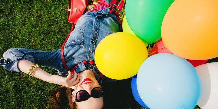 7 Amazing Methods to Help You Reveal Your Energetic Nature Smiling at people