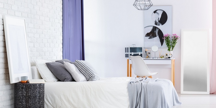 3 Important Things to Do Before Bedtime Adjusting the room temperature