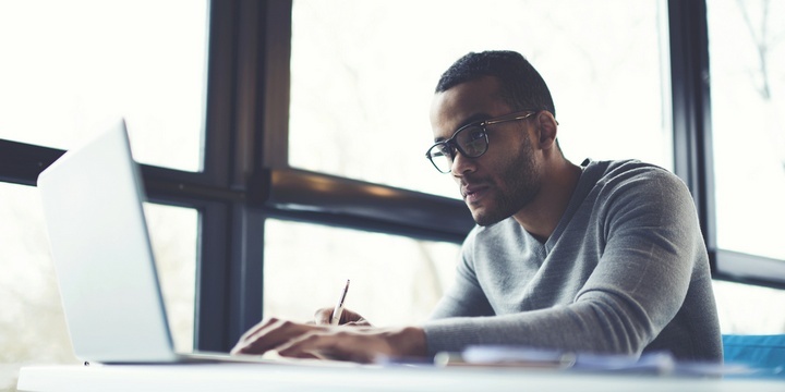 4 Signs That You Will Notice If Someone Is Blackmailing You Self-Punishers