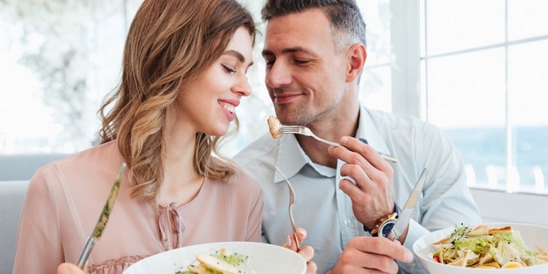 10 Things a Man Can Do to Draw Her Attention Wining and dining your lady