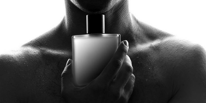 10 Things a Man Can Do to Draw Her Attention Nice fragrance