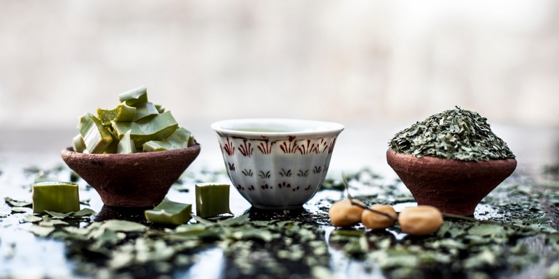 9 Beauty Tips from Beautiful Indian Ladies Neem for Perfectly Clean Face