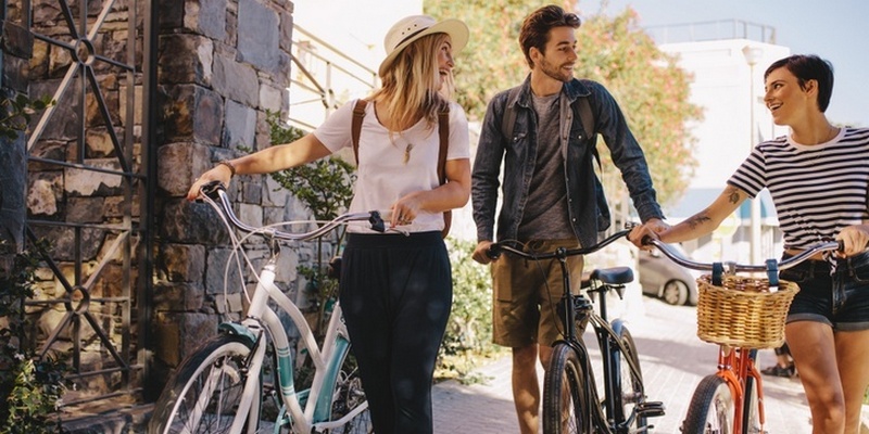 9 Things a Woman Is Likely to Do If She Loves You She loves you ad all that relates to you