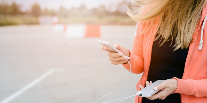 9 Extremely Important Things Every Travelling Woman Needs Powerbank